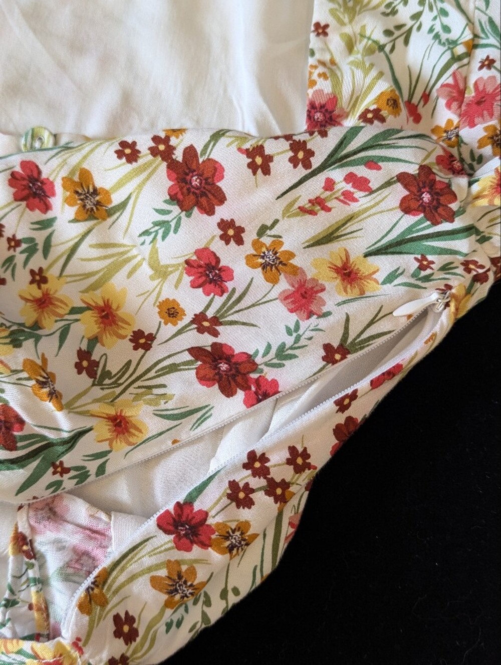 Lost + Wander Cotton White Floral Square-Neck Puff Sleeve Crop Top - Picture 5 of 5